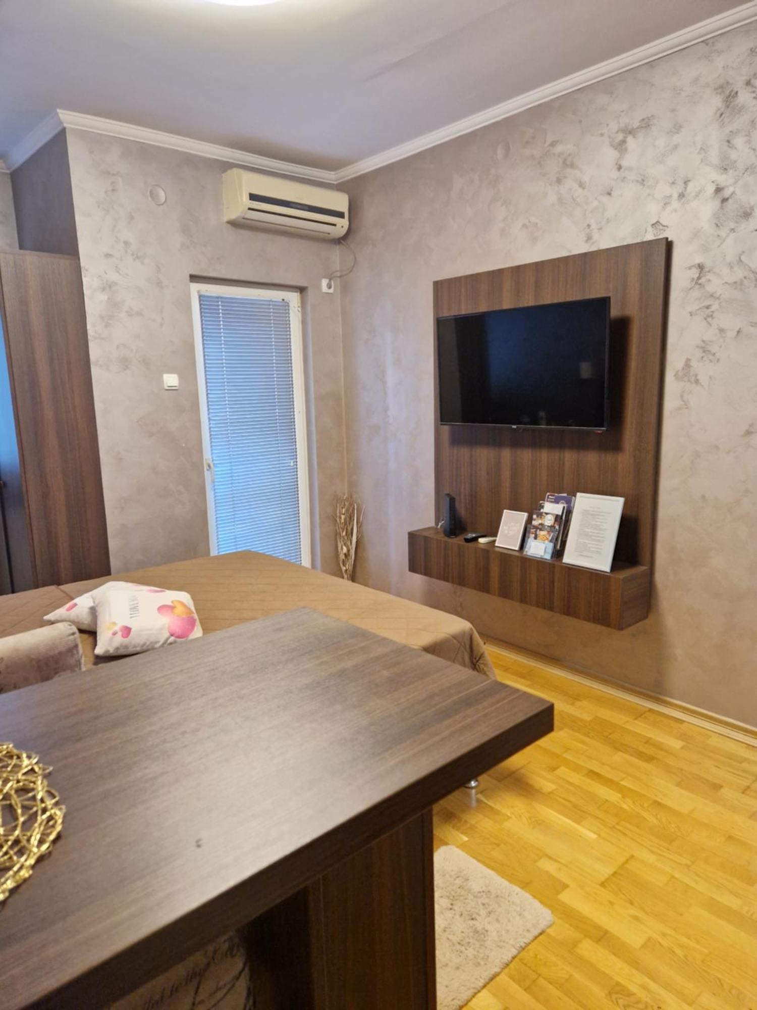 Apartman Studio Diamond Subotica Exterior photo